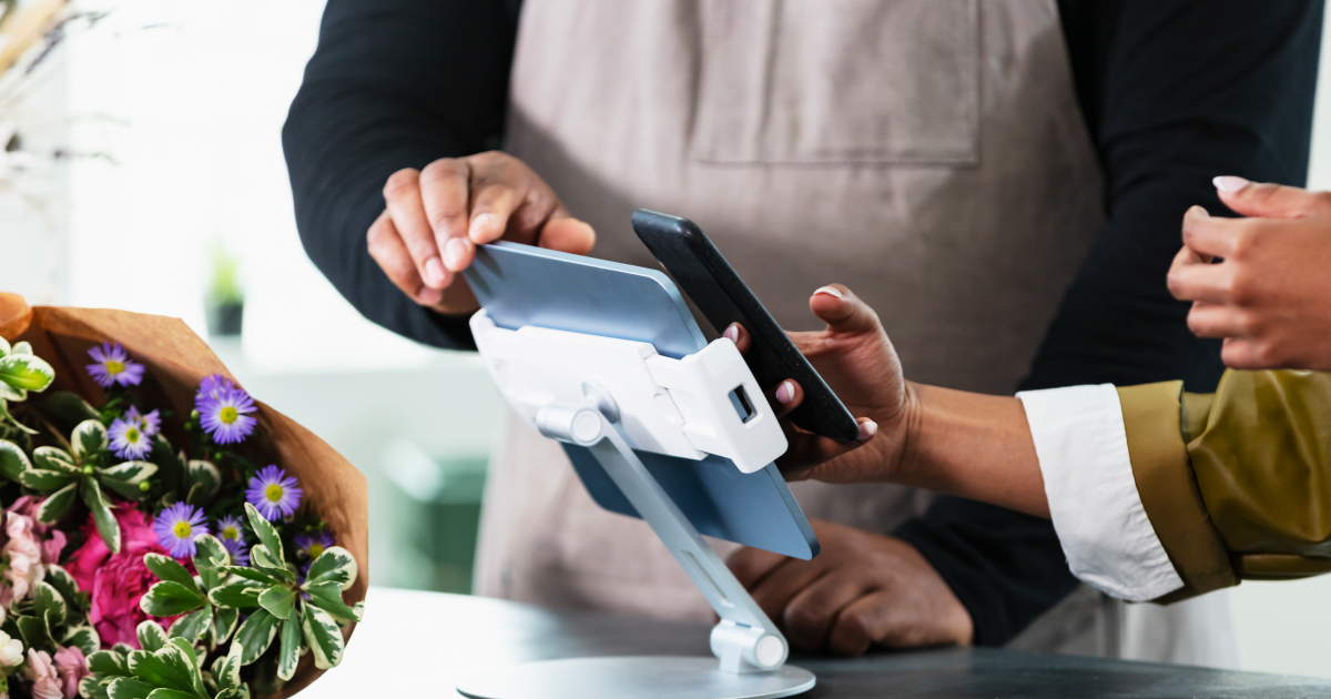 Top 8 Benefits of Offering Tap to Pay to Your Merchants